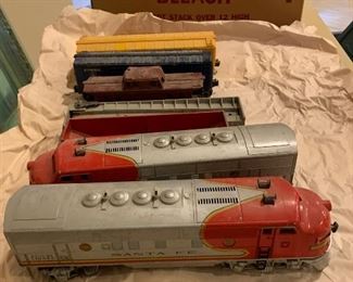 Vintage Lionel train set  I’ll