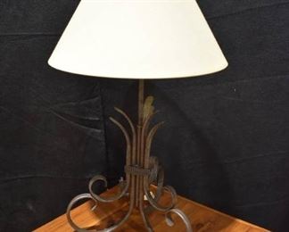 Lightweight Metal Scroll Lamp with Shade