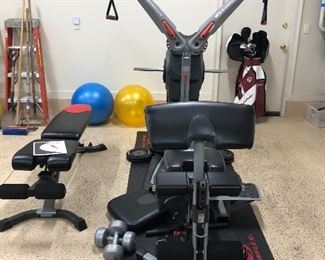 Bowflex excellent condition 
It was in the house until 3 days ago
We carried it down from upstairs to make it easier to move to its new home. 