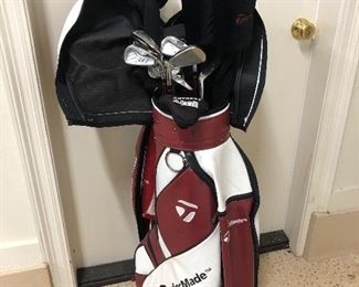 Amazing Set of 
Taylor Made Golf ClubsW/Bag
Excellent Condition 