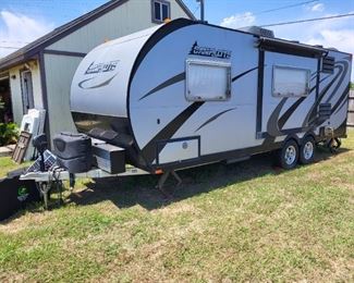 2015 LIVIN LITE by CampLite
All aluminu frame structure,
21 RBS rear bath, 21' Tandem Axle slideout, 12v Lethium Batteries, Cold A/C