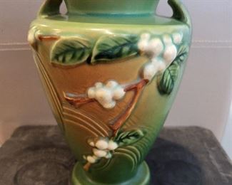 Roseville Pottery Snowberry