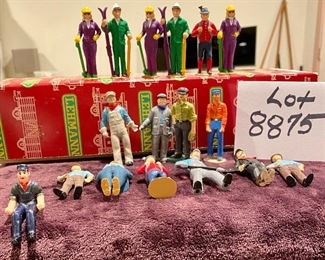Lot 8875  $60.00 Complete Team of 17 LGB People in total for your LGB Garden Layout.