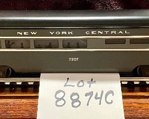 Lot 8874 C $55.00 Lionel O-Gauge 6-7207 20th Century Aluminum Dining Car with Original Box
