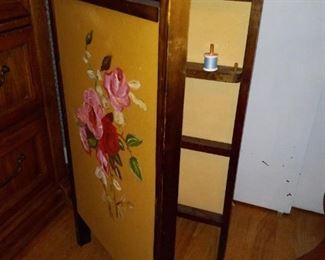 Folding sewing screen  $20