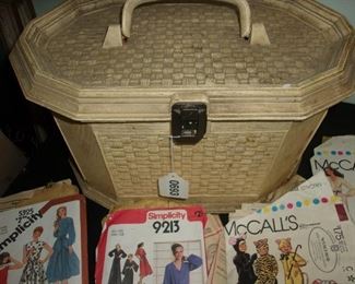 Vtg. Lerner simulated wood sewing box with patterns and pinking shears