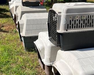 Dog houses & Kennels