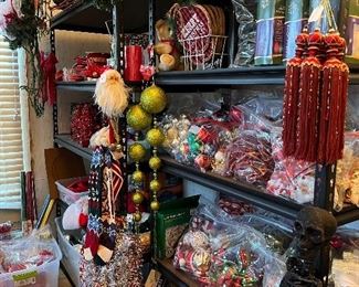 And still more Holiday decorations!! 