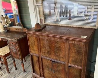 Empty Vintage Stereo cabinet that would be great repurposed into storage of some kind! 