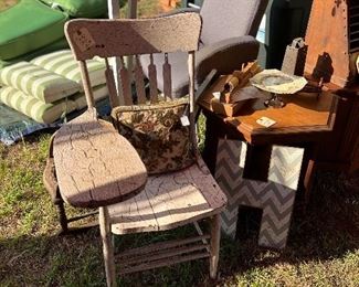 Chippy cattail back desk