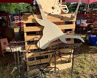 Mid-Mod iron chair & Hook’em Horns! 