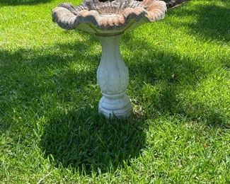 Sweet Concrete Birdbath 