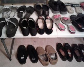 LADIES SHOES SIZE 9-10