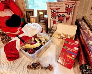 Very nice Christmas items