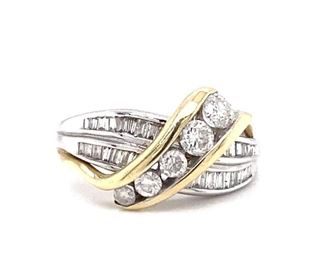 USD4300 Appraised 14K Yellow Gold and 14K White Gold Classic Ring