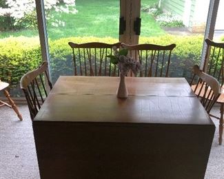 Classic drop leaf table!