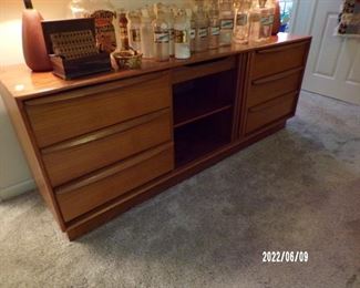 another shot of dresser