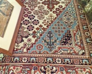 9 x 12 area rug, very nice, (my foot)