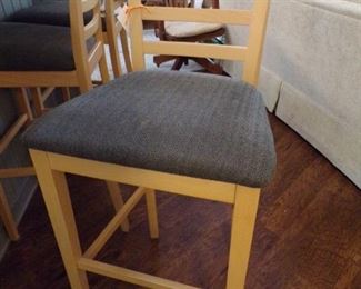 3 bar stools