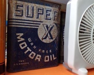 metal vintage oil cans