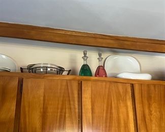 Retro kitchen / entertainment pieces 