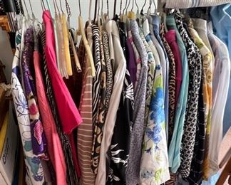 Lots of vintage Women's clothes 