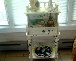 Small hand decorated stand and collectibles