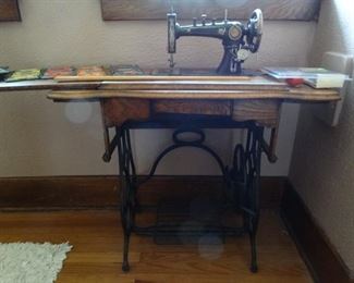 Singer Sewing Machine