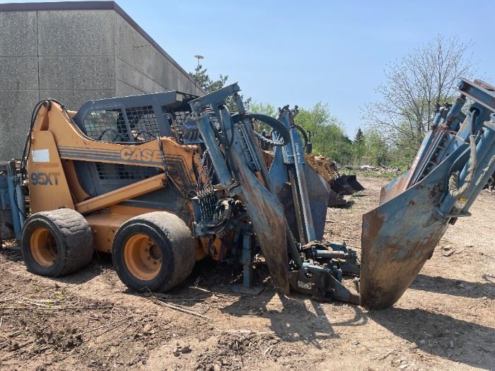 CASE 95XT SKIDSTEER