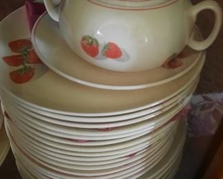 STRAWABERRY SHORTCAKE DISH SET BY CAVITT SHAW WS GEORGE FROM THE 1930s AND 1940s ~ DINNER PLATES, CREAM AND SUGAR, COFFEE POT, CUPS, ETC