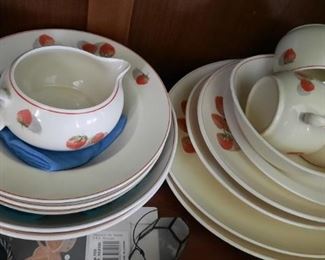 STRAWBERY SHORTCAKE DISHES