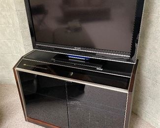 Sansui Audio Cabinet and Flat Screen TV (being sold separately)