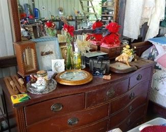 Pretty dresser with large mirror