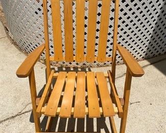 Perfect rocker to spend a lazy summer afternoon in