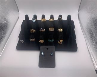 Large assortment of men and ladies jewelry. 