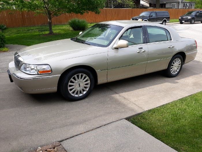 2004 Lincoln Signature Excellent Condition 50637 miles 