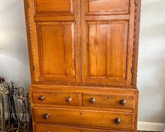 Walnut Linen Press