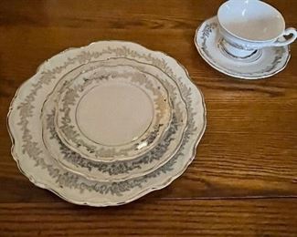 Royal Bavarian china “Belcrest”, 42 pieces