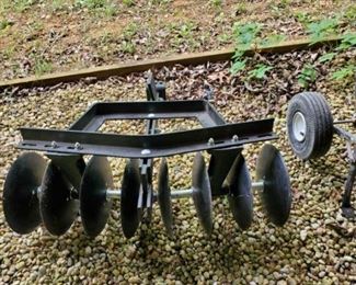 Disc attachment for Wheel Horse tractor