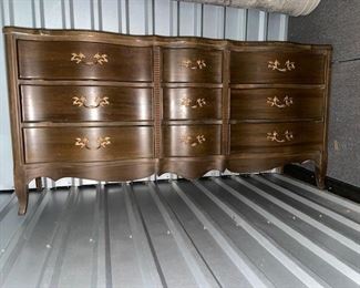 $540 - 9 Drawer Serpentine Front Wood Dresser KS83-13                                                            
62 x 18.5 x 31H