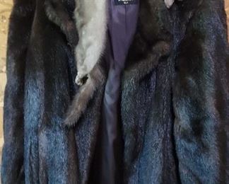 Fabulous Furs Ladies Plush Coat And Giddings Stole