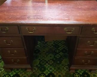 Pennsylvania House Knee Hole Desk