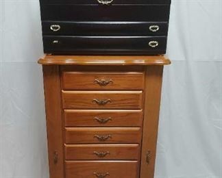 Powell Queen Anne Style Oak Jewelry Chest And Jewelry Cases