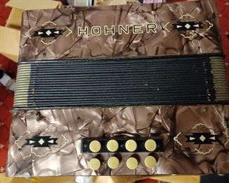 Hohner 2815 Vintage Accordian Working