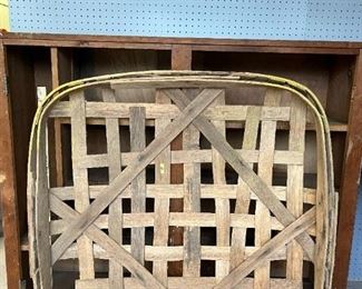 Tobacco Basket