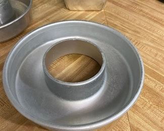 1950’s aluminum Bundt pan