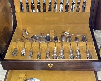 Silver flatware set, Rogers and company, style “Heritage”