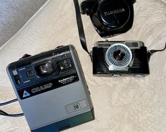 Polaroid one step camera with case