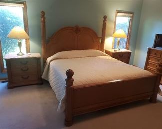 Thomasville Bedroom set   With Armoire 