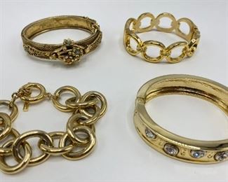 4 Vintage Bracelets
Lot #: 43